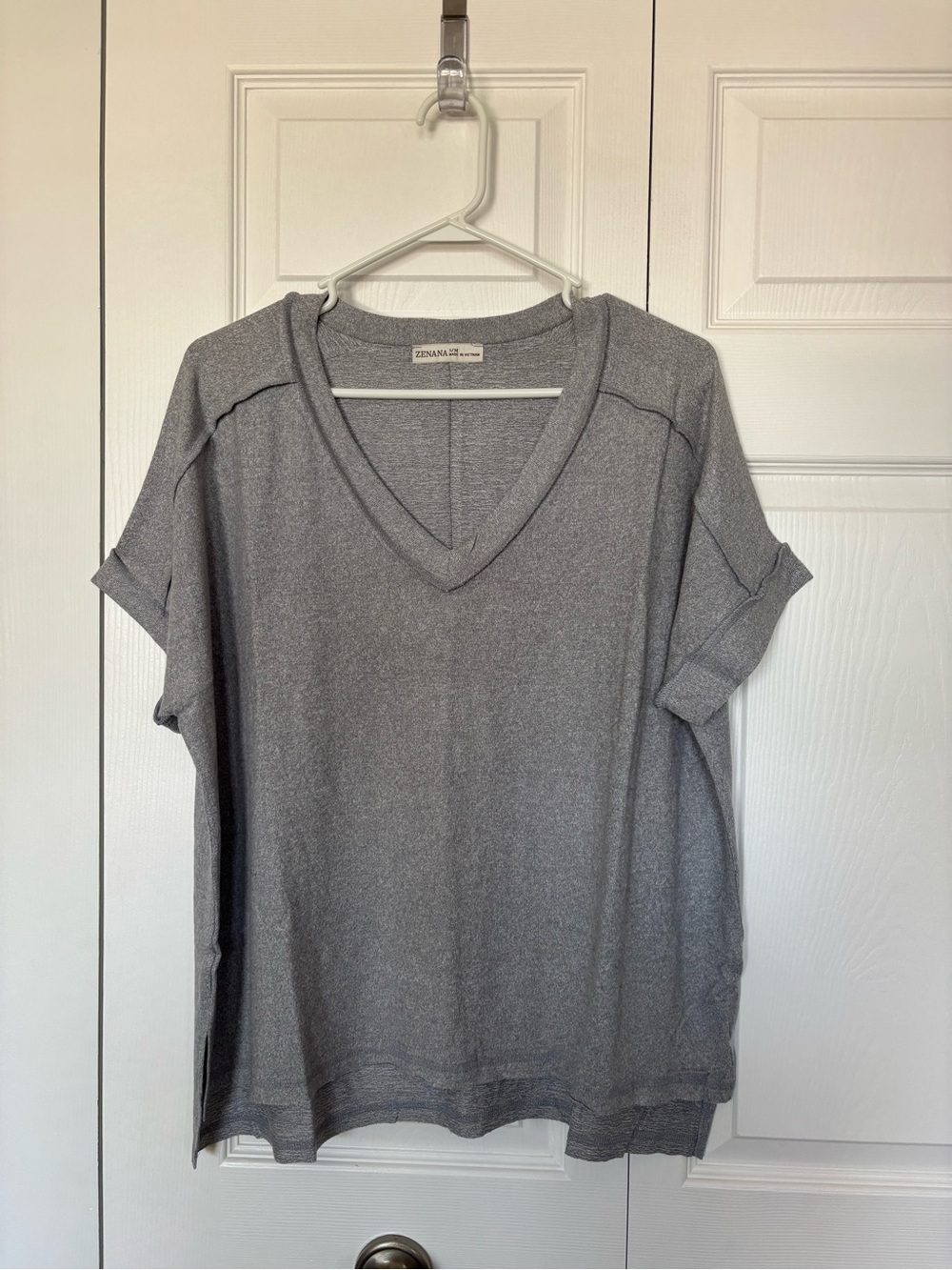 Zenana Outfitters Gray V-Neck Short Sleeve Tee